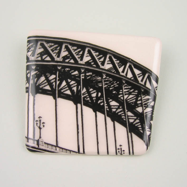 View Tyne Bridge brooch